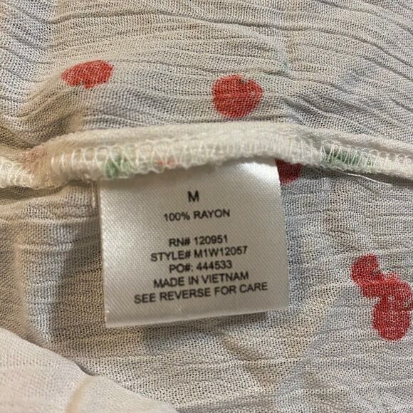 Hippie Rose cherry patterned sleeveless v neck blouse size medium - Picture 6 of 7